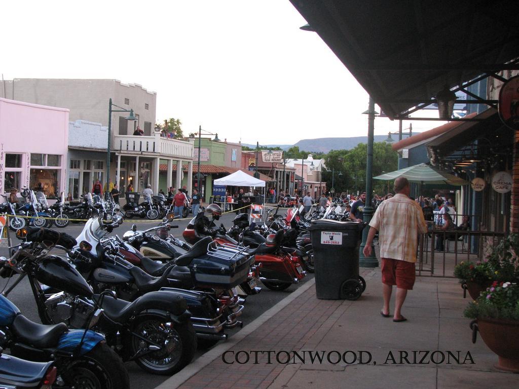 Cottonwood Hotel Exterior foto